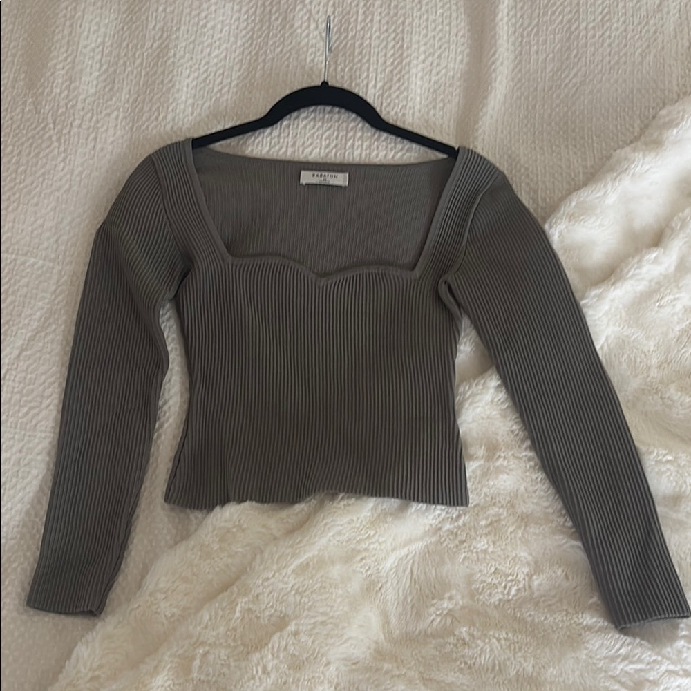 Aritzia XS Top in Olive/Grey